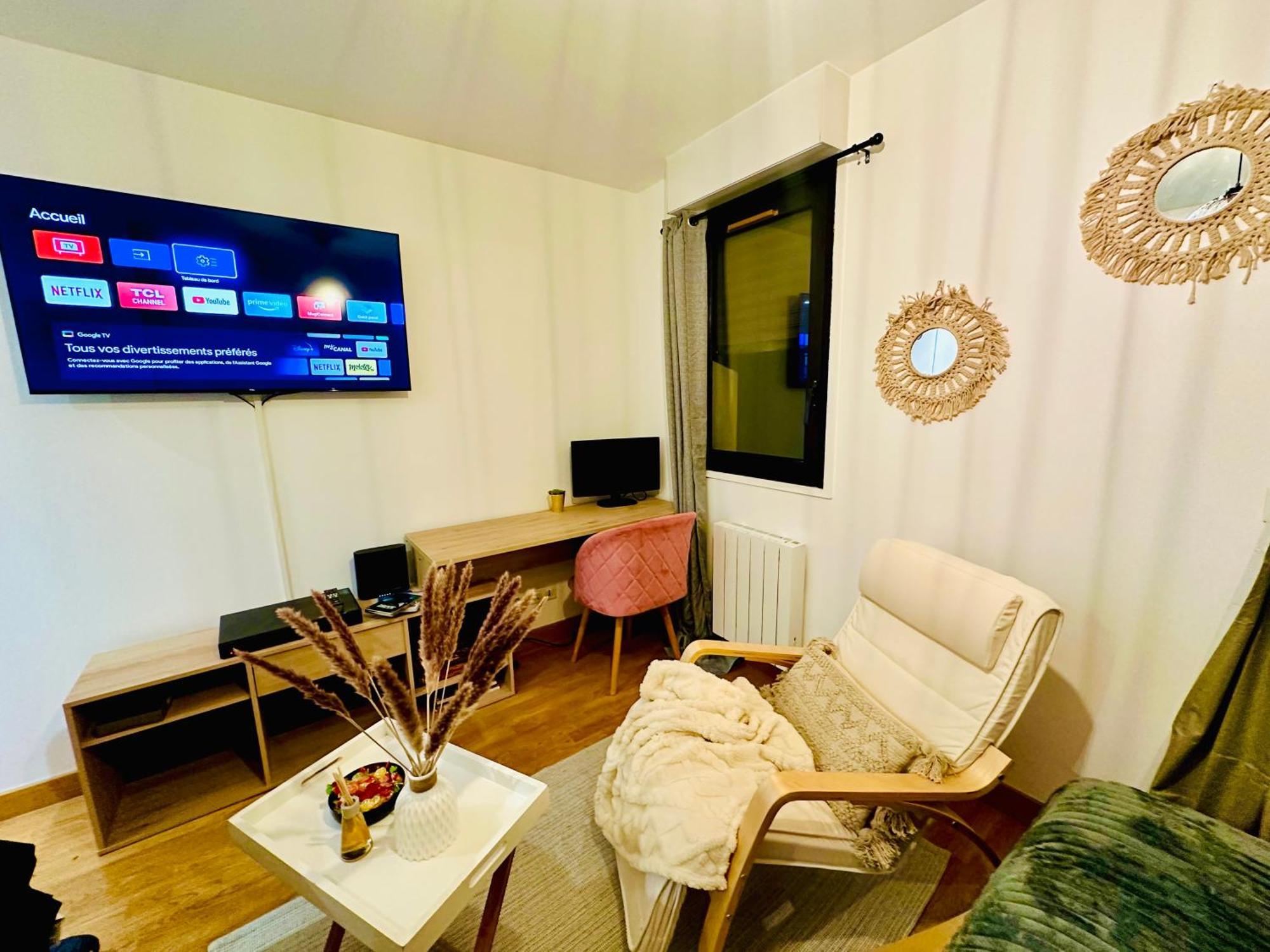 Appartement Elegant A Conflant 康弗兰斯·圣荷诺 外观 照片