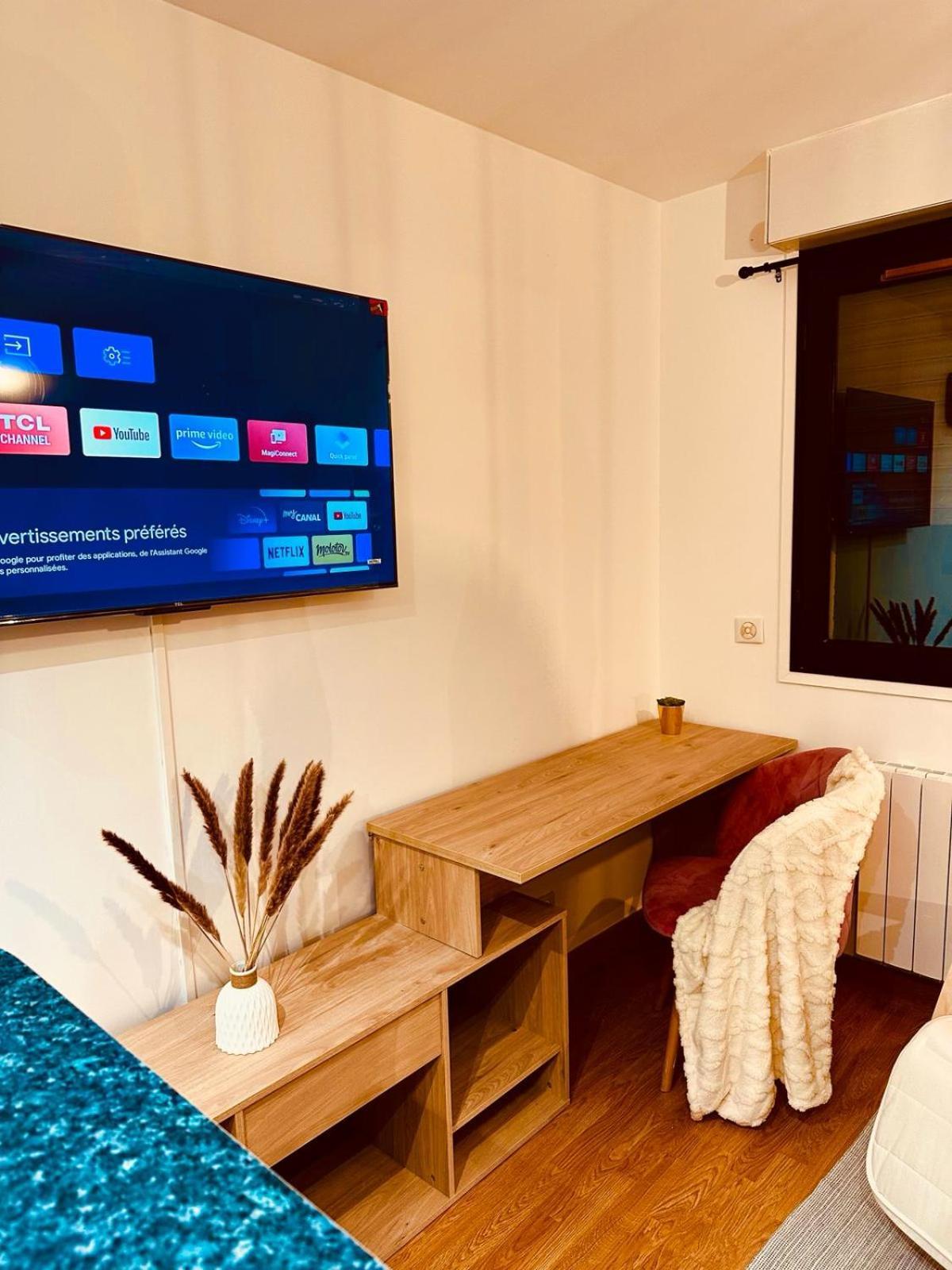Appartement Elegant A Conflant 康弗兰斯·圣荷诺 外观 照片